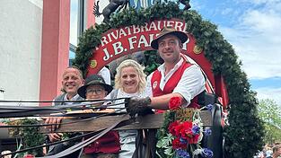Schon seit 2016 fährt Thomas Falter beim Festzug das große Brauereigespann.