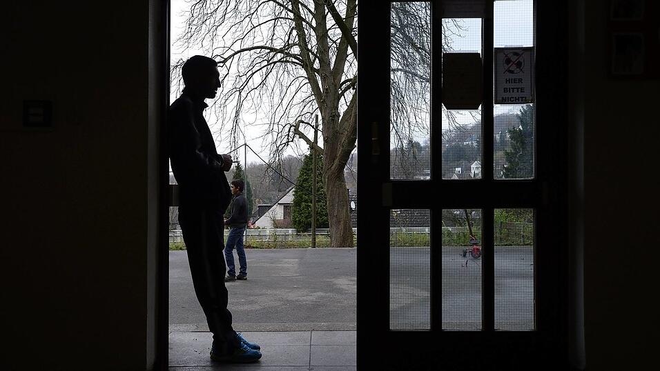 Rund 54.000 Menschen leben in Bayerns Asylunterk&uuml;nften, obwohl sie grunds&auml;tzlich ausziehen m&uuml;ssten. Viele von ihnen haben bereits ein Bleiberecht.