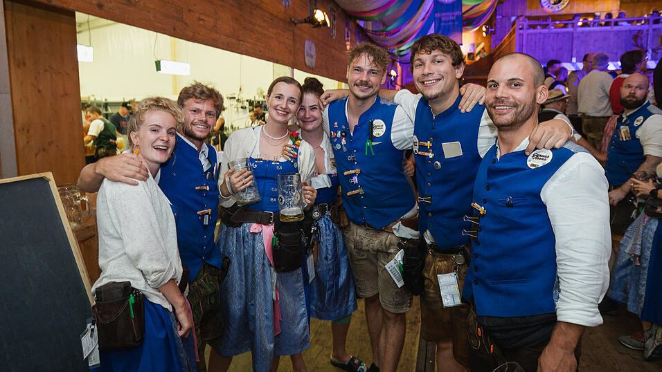 Die Partybilder vom Sonntag, 18. August, aus dem Festzelt Weckmann. Die Partybilder vom Sonntag, 18. August, aus dem Festzelt Weckmann.