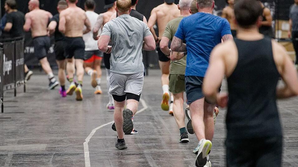 Eine Sportveranstaltung bei der Fibo im vergangenen Jahr. Auch dieses Jahr wird wieder gemeinsam geschwitzt. (Archivbild) Eine Sportveranstaltung bei der Fibo im vergangenen Jahr. Auch dieses Jahr wird wieder gemeinsam geschwitzt. (Archivbild)