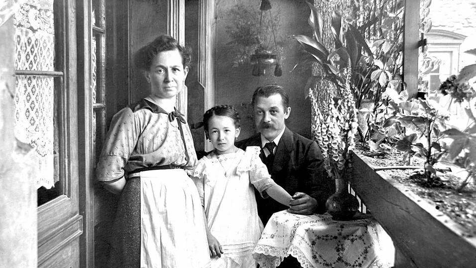 Anna Paroubek und ihre Familie. Anna Paroubek und ihre Familie.
