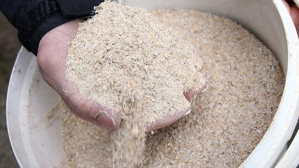 Futtermittel mit Sojaschrot (Symbolbild) Futtermittel mit Sojaschrot (Symbolbild)