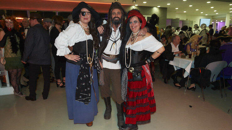 Die Narren waren bester Stimmung und hatten sich allesamt kreative Kostüme ausgesucht. Die Narren waren bester Stimmung und hatten sich allesamt kreative Kostüme ausgesucht.