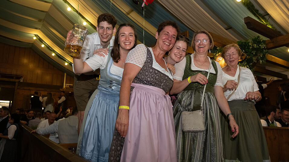 Die Partybilder vom Montag, 14. August 2023, aus dem Festzelt Wenisch. Die Partybilder vom Montag, 14. August 2023, aus dem Festzelt Wenisch.