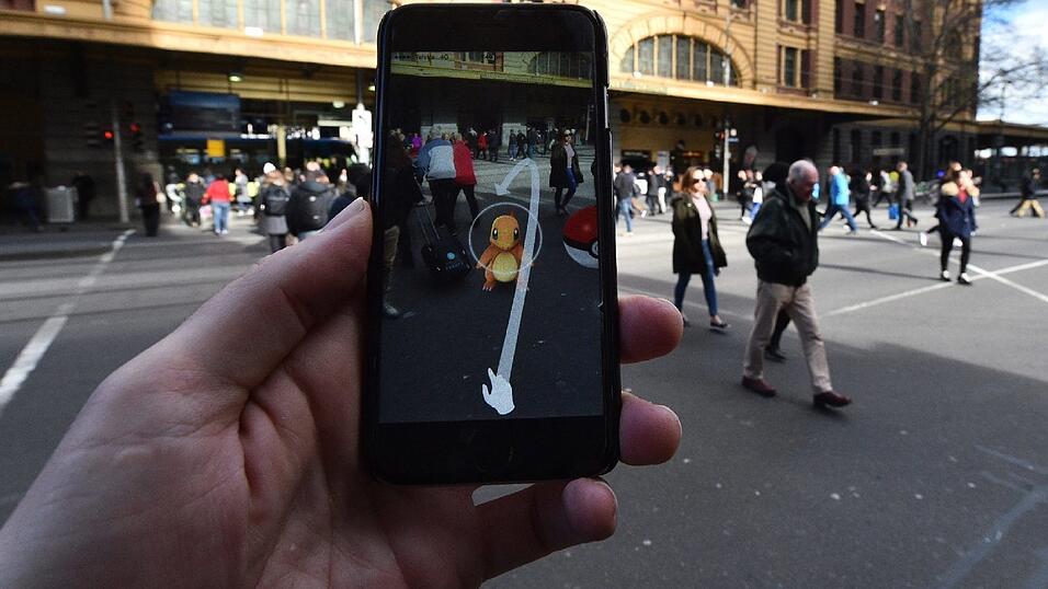 'Pok&eacute;mon Go' bringt Spieler aus ihren Zockerstuben in die Stadt, um die kleinen Monster zu jagen.