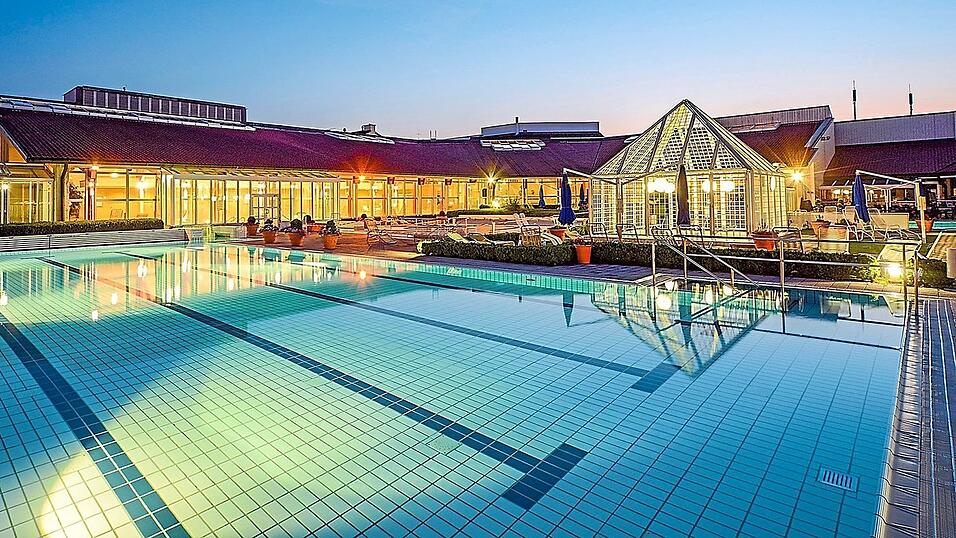 Wie alle f&uuml;nf niederbayerischen B&auml;der k&ouml;nnen auch die Limes-Therme in Bad G&ouml;gging bei Neustadt (im Bild) und die Kaiser-Therme in Bad Abbach ihren Betrieb wieder voll hochfahren. Alle Einschr&auml;nkungen wegen der Gaskrise sind damit aufgehoben.