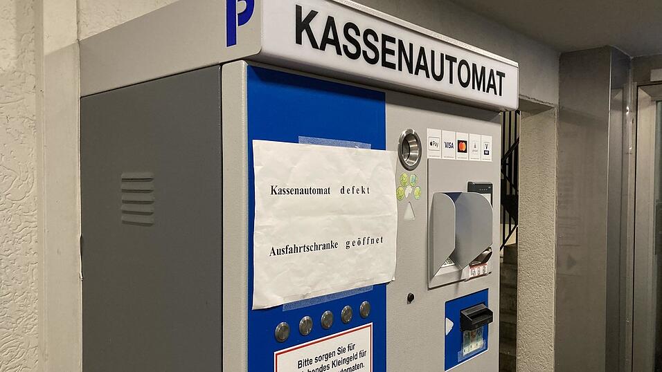 Wegen eines Hardwaredefekts ist der Kassenautomat&nbsp;au&szlig;er Betrieb. Bis auf Weiteres k&ouml;nnen Autofahrer kostenlos parken.