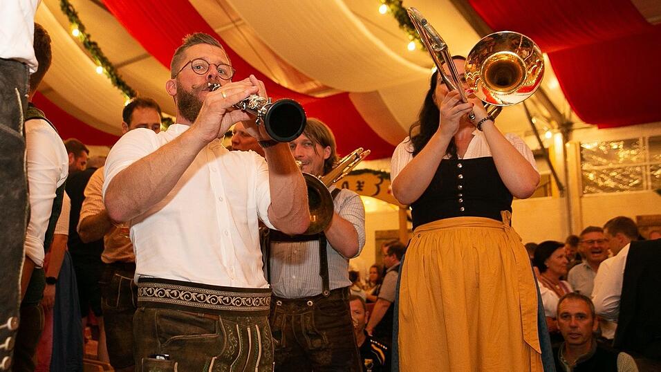 Die Partybilder von Donnerstag, 18. August 2022, aus dem Festzelt Greindl.