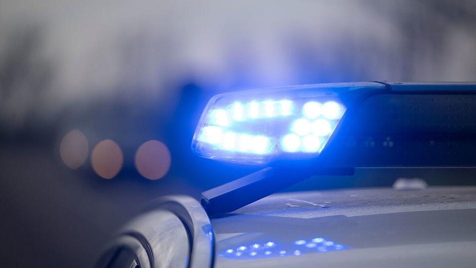 Die Polizei sucht nach Zeugen zu dem bislang unbekannten T&auml;ter. (Symbolbild)