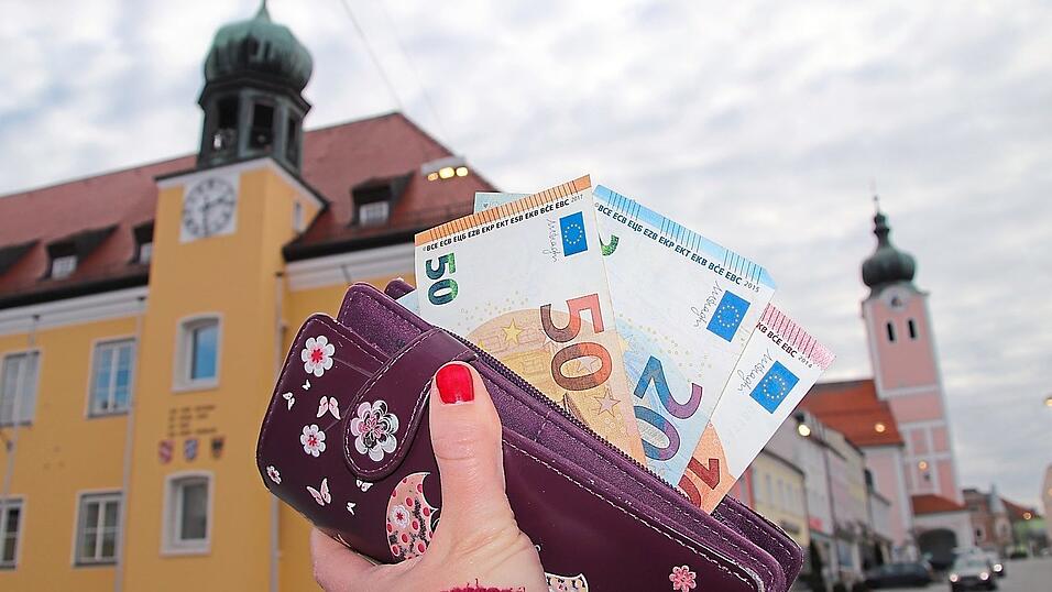 Einen Rekordhaushalt hat der Stadtrat nicht beschlossen, die Finanzen werden aber als geordnet bezeichnet. Die finanzielle Leistungsfähigkeit ist gegeben. Einen Rekordhaushalt hat der Stadtrat nicht beschlossen, die Finanzen werden aber als geordnet bezeichnet. Die finanzielle Leistungsfähigkeit ist gegeben.