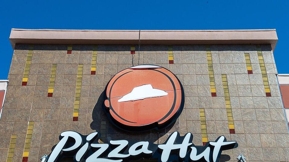 Pizza Hut war bisher unter einem Dach mit den Fast-Food-Ketten KFC und Taco Bell. Pizza Hut war bisher unter einem Dach mit den Fast-Food-Ketten KFC und Taco Bell.