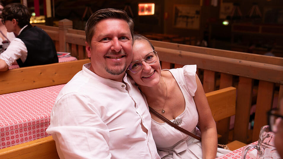 Die Partybilder vom Montag, 18. August, aus dem Festzelt Krönner. Die Partybilder vom Montag, 18. August, aus dem Festzelt Krönner.