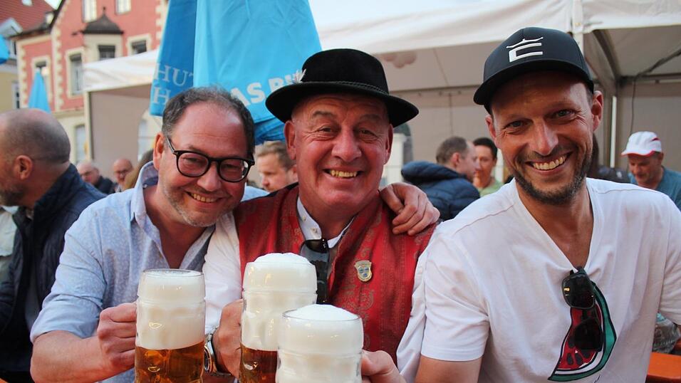 Viele Landshuter genossen ihren Freitagabend auf dem Bismarckplatzfest.