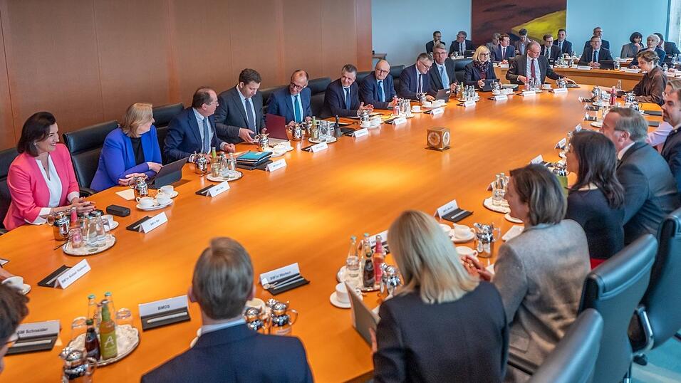 Der jetzt vom Kabinett beschlossene Gesetzentwurf zur internationalen Rechtshilfe in Strafsachen setzt teilweise Vorgaben der Europ&auml;ischen Union um.