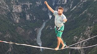 Ein Schritt nach dem anderen. Auf der Highline ist absolute Konzentration gefordert. 