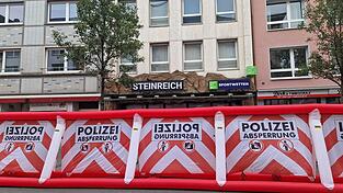 Bei Schüssen in einem Wettbüro in der Innenstadt von Gießen sind drei Menschen verletzt worden.