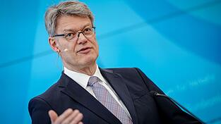 Verkehrsminister Schnieder: «wichtiger Meilenstein der Agenda für zufriedene Kunden auf der Schiene» Verkehrsminister Schnieder: «wichtiger Meilenstein der Agenda für zufriedene Kunden auf der Schiene»