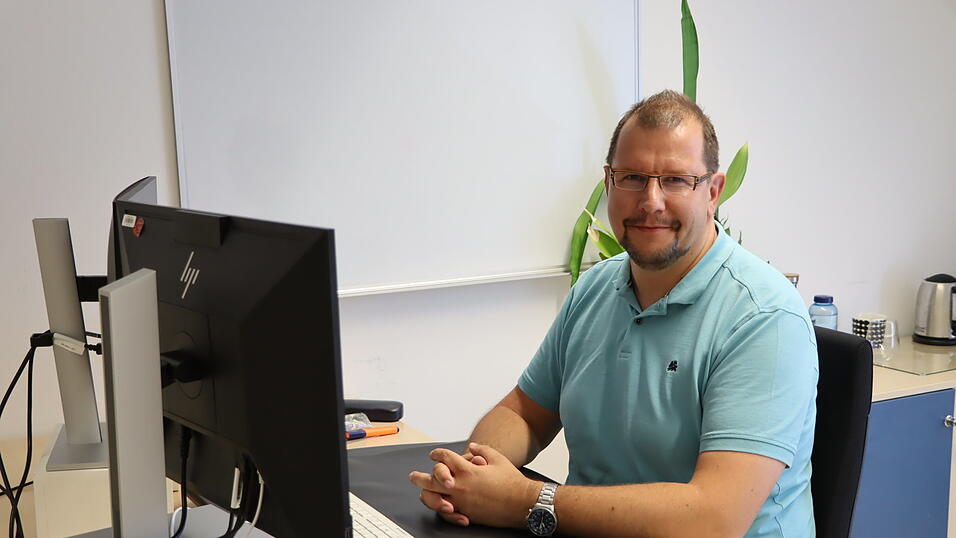 Christian Dubrau sagt, das einzig Best&auml;ndige im Amt f&uuml;r Asyl und Migration sei die Lage&auml;nderung. Das Weltgeschehen kann sich sofort auf die Kommune auswirken und Gesetzes&auml;nderungen seien &uuml;berdurchschnittlich h&auml;ufig.