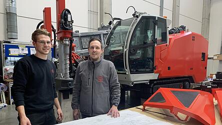 Moritz Kraus in die Fertigungsabteilung f&uuml;r die Streicher&rsquo;schen ecotec-Horizontalbohranlagen.