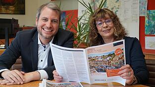 Wer will mit B&uuml;rgermeister Matthias Kohlmayer verreisen? Bis zu 40 Reiselustige k&ouml;nnen sich im Reiseb&uuml;ro von Christine Obermeier anmelden.