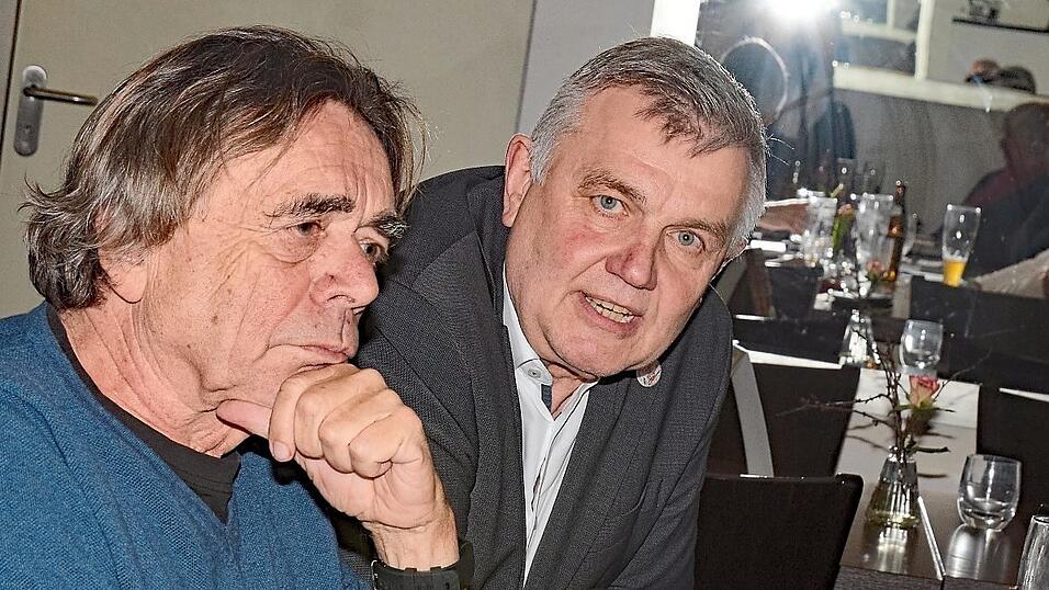 Gerhard Beubl und Josef Dollinger (r.) finden es gut, dass die Altstadtförderer dem geplanten Gewerbegebiet Unterreit ein Altstadtforum widmen möchten. Gerhard Beubl und Josef Dollinger (r.) finden es gut, dass die Altstadtförderer dem geplanten Gewerbegebiet Unterreit ein Altstadtforum widmen möchten.