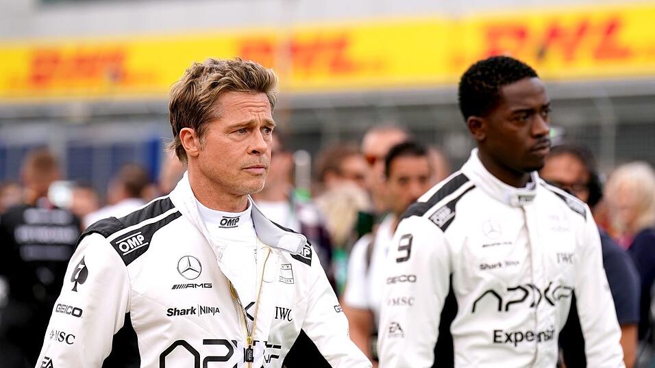 Brad Pitt (l) und Damson Idris, beim Dreh von &laquo;F1&raquo;.