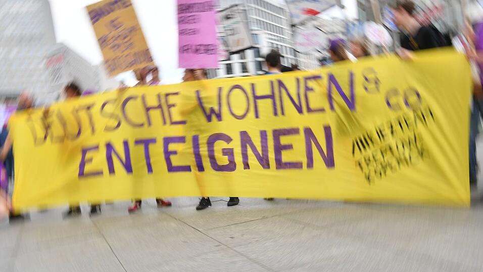 In einem Volksentscheid sprachen sich die Berliner für eine Vergesellschaftung aus. (Archivbild) In einem Volksentscheid sprachen sich die Berliner für eine Vergesellschaftung aus. (Archivbild)