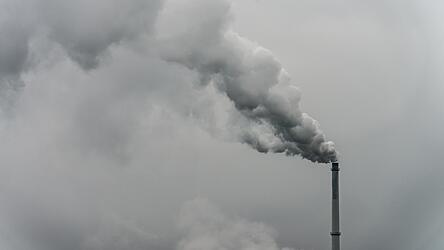 2025 hat Deutschland dem vom Umweltbundesamt erarbeiteten Klimaschutzbericht zufolge nur 0,1 Prozent weniger Treibhausgase ausgesto&szlig;en als im Jahr zuvor. (Symbolbild)