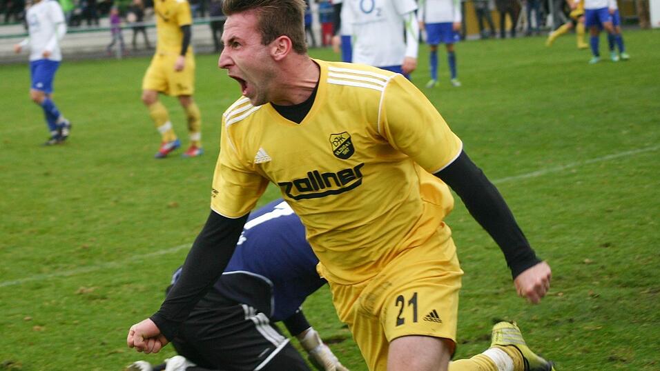 Stefan Reiser jubelt über seinen Treffer zum 3:1 für die DJK Vilzing. (Foto: Fabian Roßmann) Stefan Reiser jubelt über seinen Treffer zum 3:1 für die DJK Vilzing. (Foto: Fabian Roßmann)