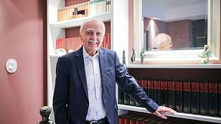 Für Zukunftsforscher Horst Opaschowski hat der Rückgang des Reisens per Anhalter mit einem fehlenden Sicherheitsgefühl zu tun. (Archivbild) Für Zukunftsforscher Horst Opaschowski hat der Rückgang des Reisens per Anhalter mit einem fehlenden Sicherheitsgefühl zu tun. (Archivbild)