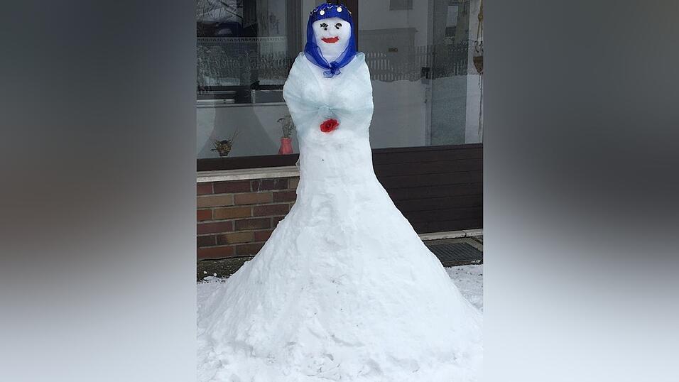 Die eisige Baucht&auml;nzerin