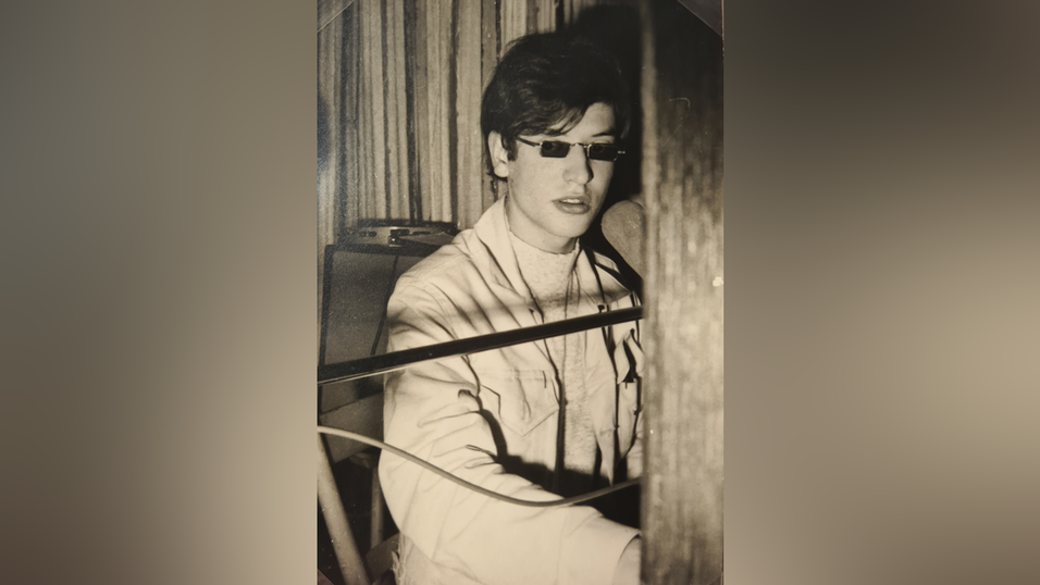 Robert Eichacker während seiner Band-Zeit. Heute lebt er sehr zurückgezogen und will unerkannt bleiben. Robert Eichacker während seiner Band-Zeit. Heute lebt er sehr zurückgezogen und will unerkannt bleiben.