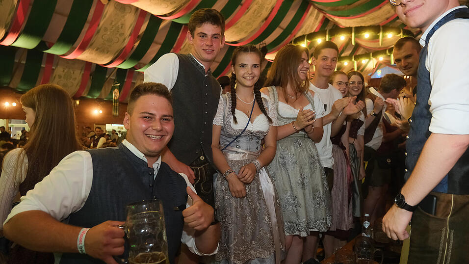 Die Partybilder vom Dienstag, 15. August 2023, aus dem Festzelt Weckmann.