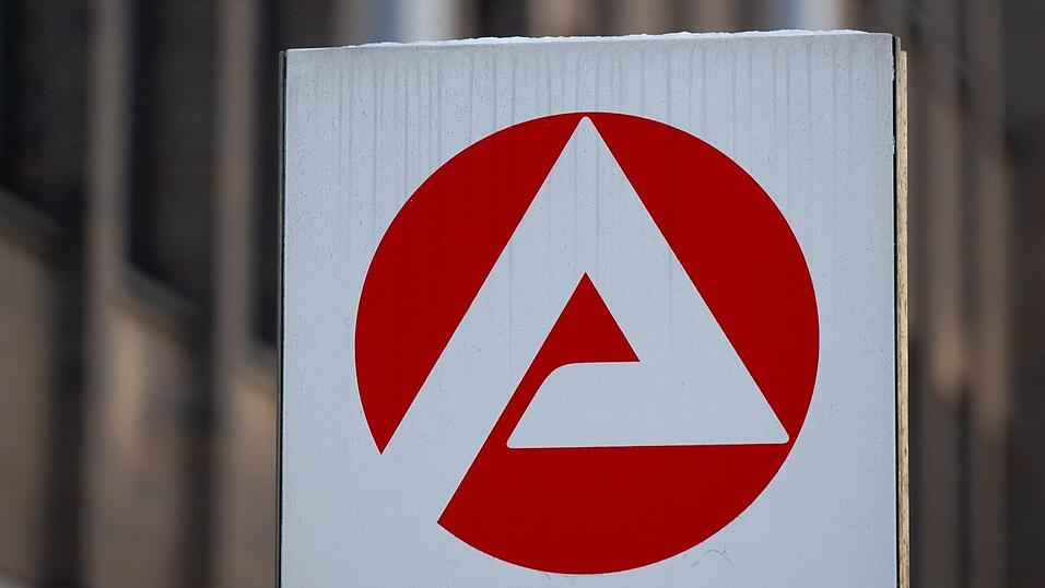 Die Arbeitslosigkeit in Bayern ist zum Jahresende 2025 gestiegen. (Archivbild) Die Arbeitslosigkeit in Bayern ist zum Jahresende 2025 gestiegen. (Archivbild)