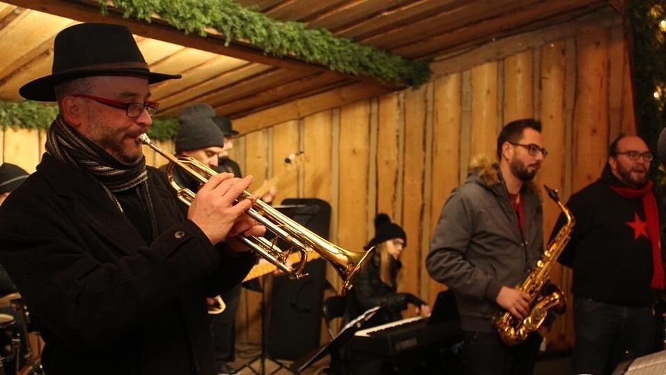 Das sind die Bilder vom Samstag auf dem Landshuter Christkindlmarkt. Das sind die Bilder vom Samstag auf dem Landshuter Christkindlmarkt.