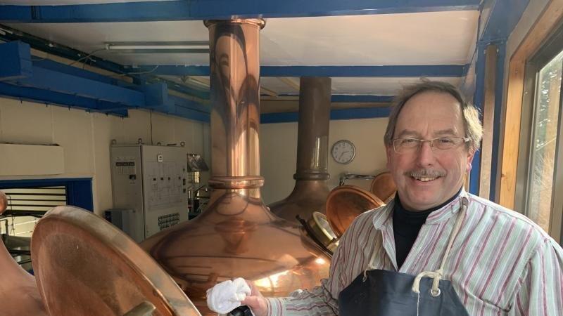 Mit seiner kleinen selbst aufgebauten deutschen Brauerei, wo er sein 'Bayern Meister Bier' braut, ist der Bayer Stephan Rager ein Nischenanbieter im japanischen Markt. Mit seiner kleinen selbst aufgebauten deutschen Brauerei, wo er sein 'Bayern Meister Bier' braut, ist der Bayer Stephan Rager ein Nischenanbieter im japanischen Markt.