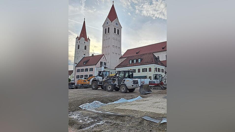 Auf der Plan-Baustelle geht kaum etwas voran - im Stadtrat wurde Kritik laut am Prozedere der dortigen archäologischen Untersuchungen. Auf der Plan-Baustelle geht kaum etwas voran - im Stadtrat wurde Kritik laut am Prozedere der dortigen archäologischen Untersuchungen.