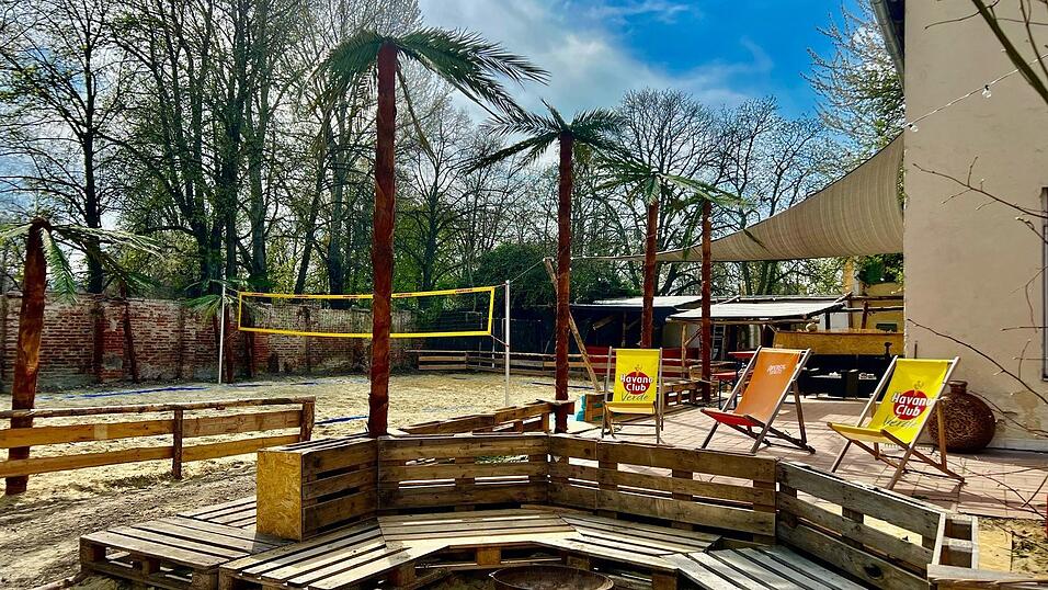 Hier sollten eigentlich die Baumaschinen f&uuml;r die Stadttheater-Sanierung stehen. Stattdessen werden hier ab 24. Mai die Landshuter feiern k&ouml;nnen.