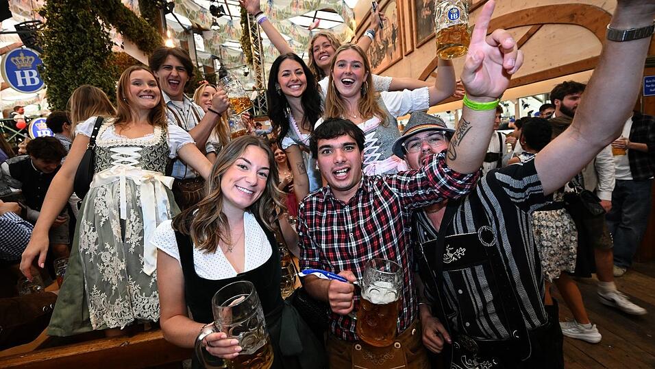 Friedlich, fröhlich, entspannt: eine fast perfekte erste Wiesnwoche. Friedlich, fröhlich, entspannt: eine fast perfekte erste Wiesnwoche.