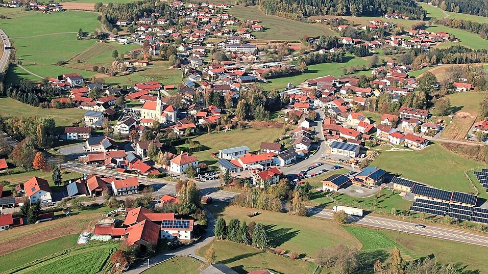 Idyllisch liegt die Gemeinde Prackenbach, die 2015 ihre 900-Jahr-Feier begangen hat.