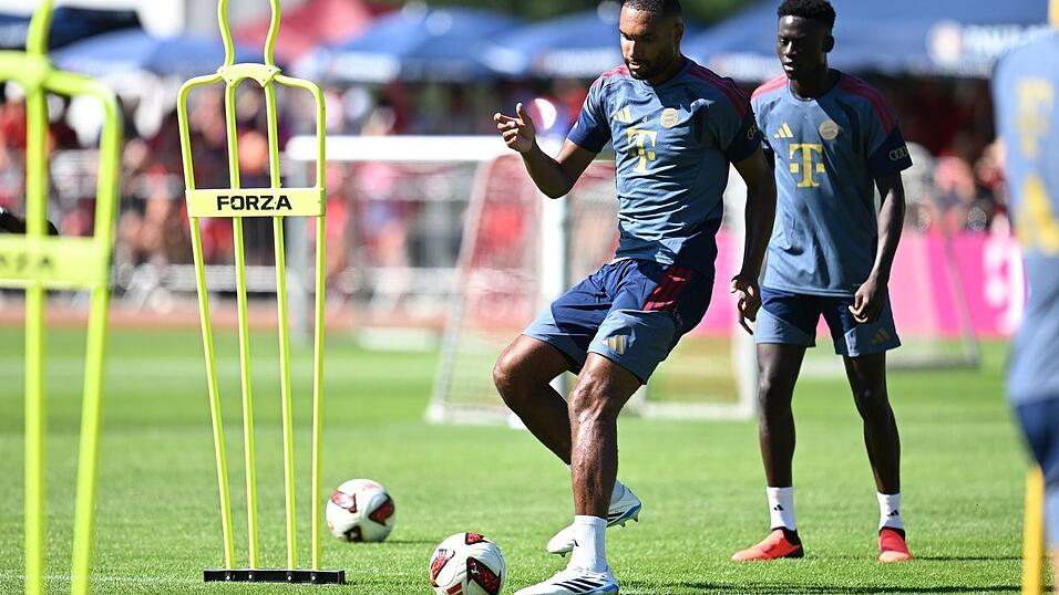 Jonathan Tah (l) will wieder Verantwortung &uuml;bernehmen.