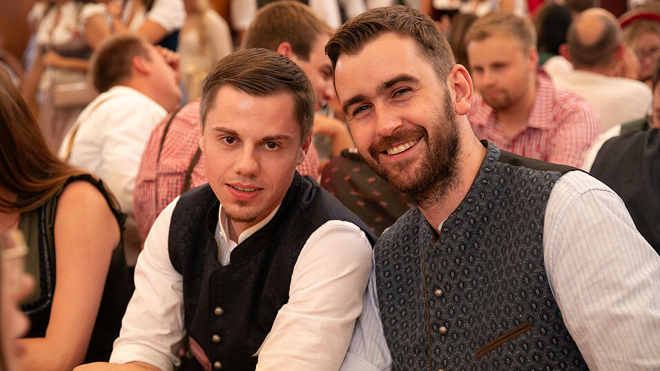 Die Partybilder vom Samstag, 16. August, aus dem Festzelt Nothaft. Die Partybilder vom Samstag, 16. August, aus dem Festzelt Nothaft.