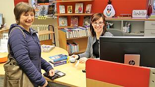 Bücher und andere Medien werden weiter gerne ausgeliehen: 2019 verzeichnete die Chamer Stadtbibiliothek 159 985 Entleihen. Bücher und andere Medien werden weiter gerne ausgeliehen: 2019 verzeichnete die Chamer Stadtbibiliothek 159 985 Entleihen.