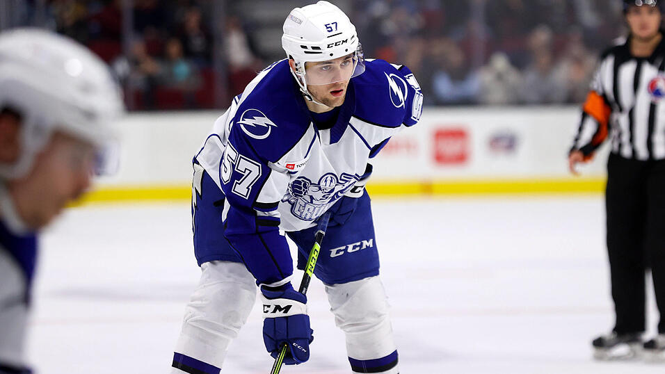 Als 'n&auml;chsten Schritt in seiner Karriere' sieht Alex Green - hier w&auml;hrend eines AHL-Spiels mit den Syracuse Crunch 2021 - seinen Wechsel zu den Straubing Tigers. Dort ist der 26-J&auml;hrige als 'solider Verteidiger' eingeplant.