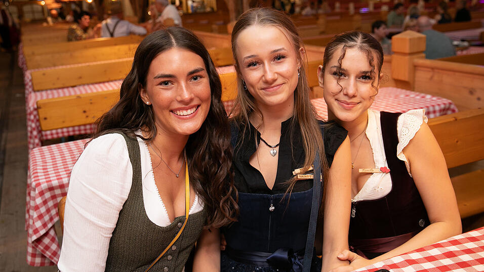 Die Partybilder vom Sonntag, 17. August, aus dem Festzelt Reisinger. Die Partybilder vom Sonntag, 17. August, aus dem Festzelt Reisinger.