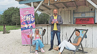 Freuen sich auf viele Besucher beim elypso Beach-Festival am 4. Juli (v.l.): Veranstalterin Tanja Adler von tm Events, elypso-Betriebsleiter Maximilian Haag und Nancy Eggebrett vom Team der elypso-Poolbar. Freuen sich auf viele Besucher beim elypso Beach-Festival am 4. Juli (v.l.): Veranstalterin Tanja Adler von tm Events, elypso-Betriebsleiter Maximilian Haag und Nancy Eggebrett vom Team der elypso-Poolbar.