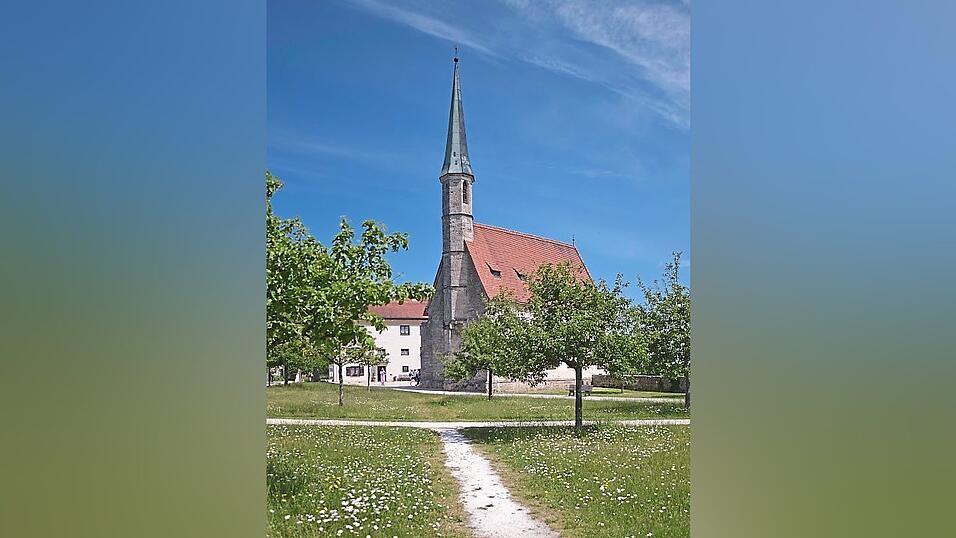 Die Hedwigskapelle steht im Innenbereich der Burg in Burghausen.