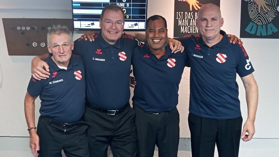 Setzten sich souverän in Karlsruhe durch: (v.l.) Wolfgang Zenkner, Claus Maurer, David Pennör und Christian Bichler.