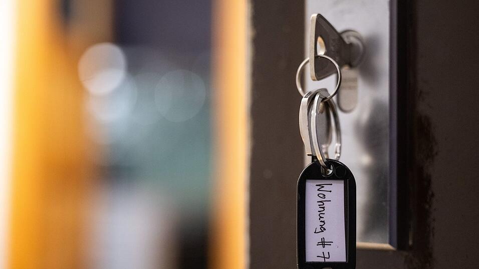 Auf der Suche nach einer neuen Wohnung bewarb sich eine Frau im Internet auf ein Inserat. (Symbolbild)