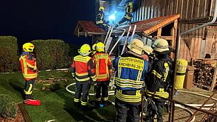 In Rinchnach (Kreis Regen) hat es am Mittwoch gebrannt. Einige Feuerwehren rückten aus.